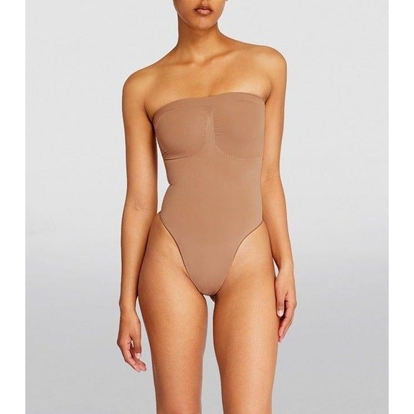 SKIMS Seamless Sculpt Strapless Thong Bodysuit Sz S Sienna Retail $70 - Picture 2 of 8